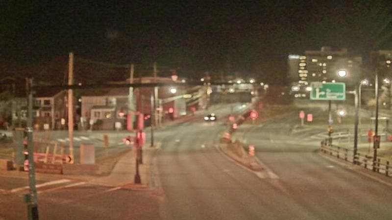 Mac Donald Bridge - Dartmouth bound