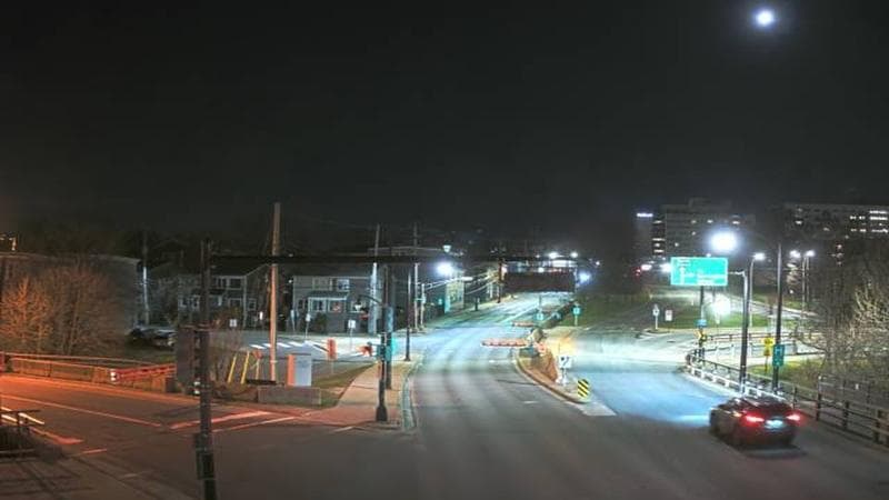Mac Donald Bridge - Dartmouth bound