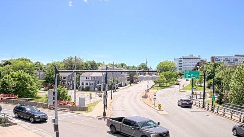 Mac Donald Bridge - Dartmouth bound