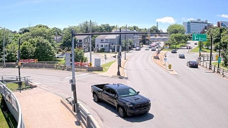 Mac Donald Bridge - Dartmouth bound