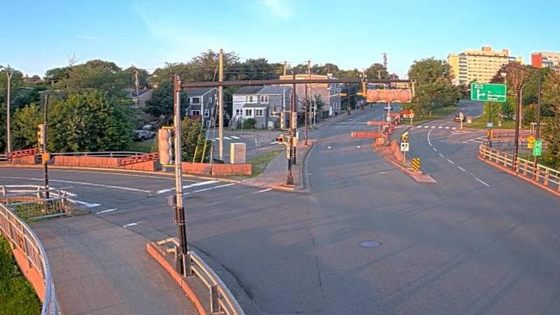 Mac Donald Bridge - Dartmouth bound