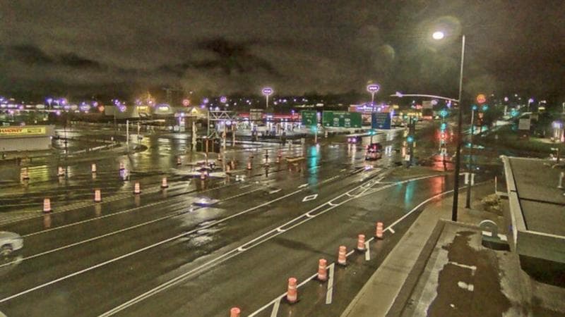 Macdonald Bridge - Halifax bound
