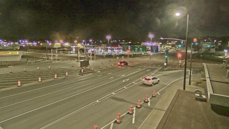 Macdonald Bridge - Halifax bound