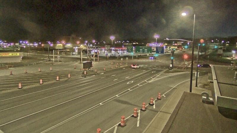 Macdonald Bridge - Halifax bound
