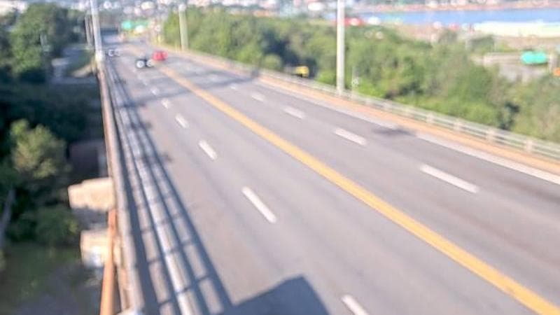 MacKay Bridge - Dartmouth bound